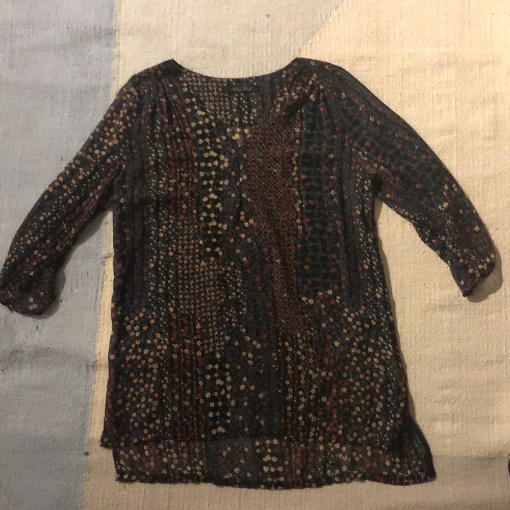CONSIGNED - Top
